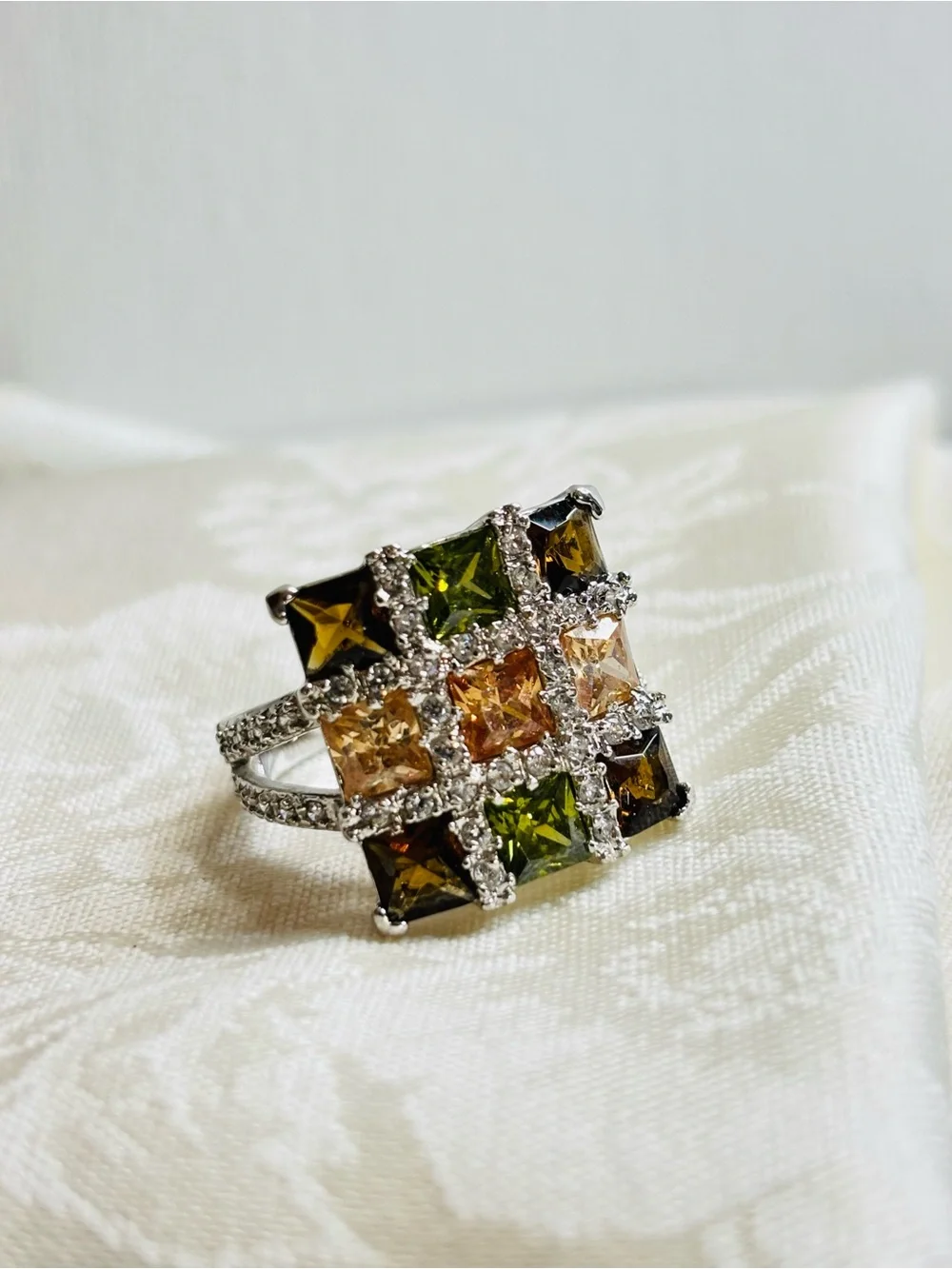 Elegant Crystal Cluster Cocktail Statement Ring Rhinestones Size 10